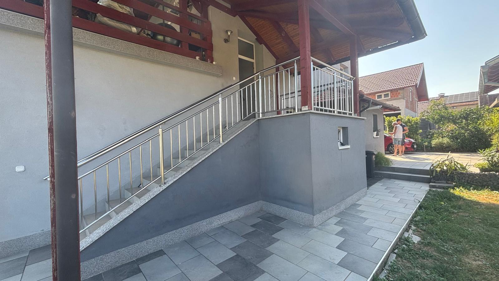 Inox ograda na vanjskom stubištu